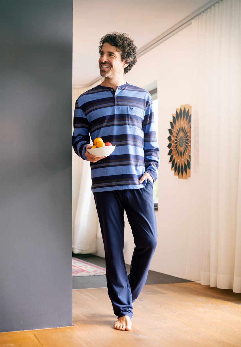Gestreepte blauwe herenpyjama van Hajo